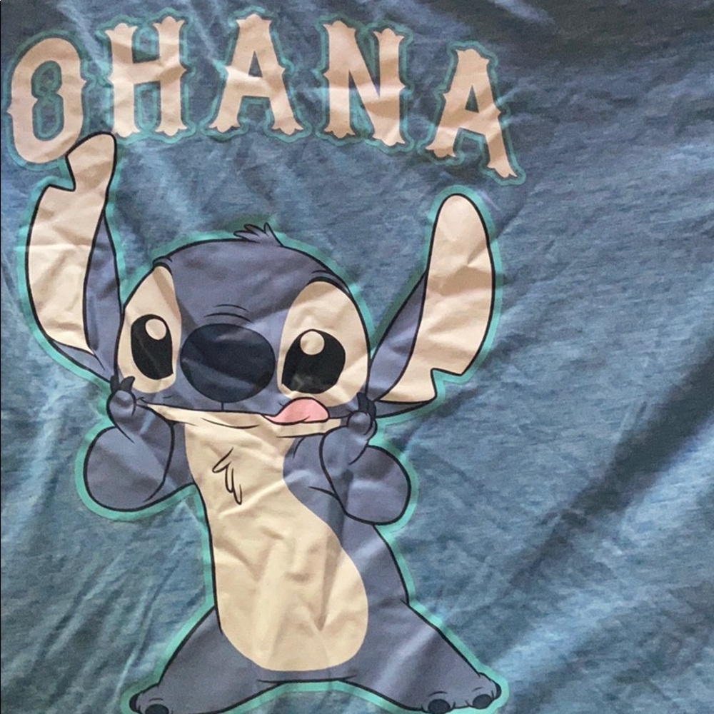 Like New Stitch V-Neck Short Sleeve Shirt